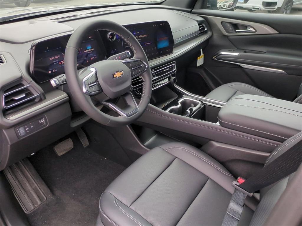 new 2025 Chevrolet Traverse car
