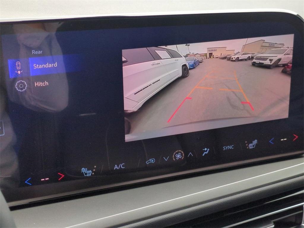 new 2025 Chevrolet Traverse car