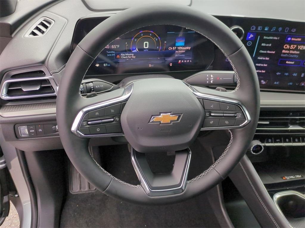 new 2025 Chevrolet Traverse car