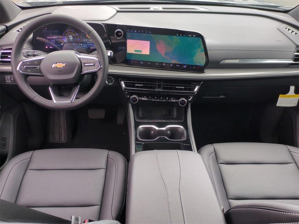 new 2025 Chevrolet Traverse car