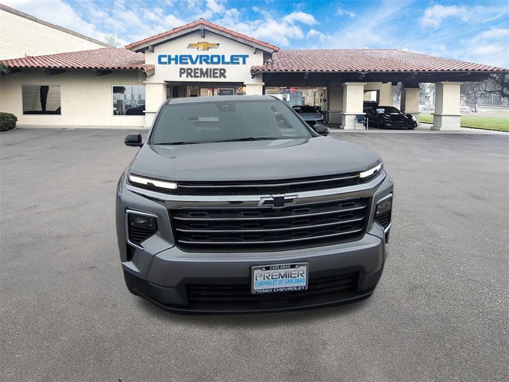new 2025 Chevrolet Traverse car