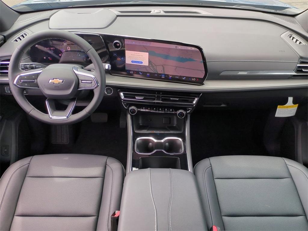 new 2025 Chevrolet Traverse car
