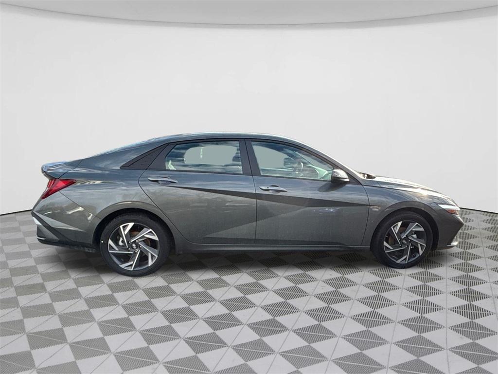 new 2025 Hyundai Elantra car, priced at $24,960