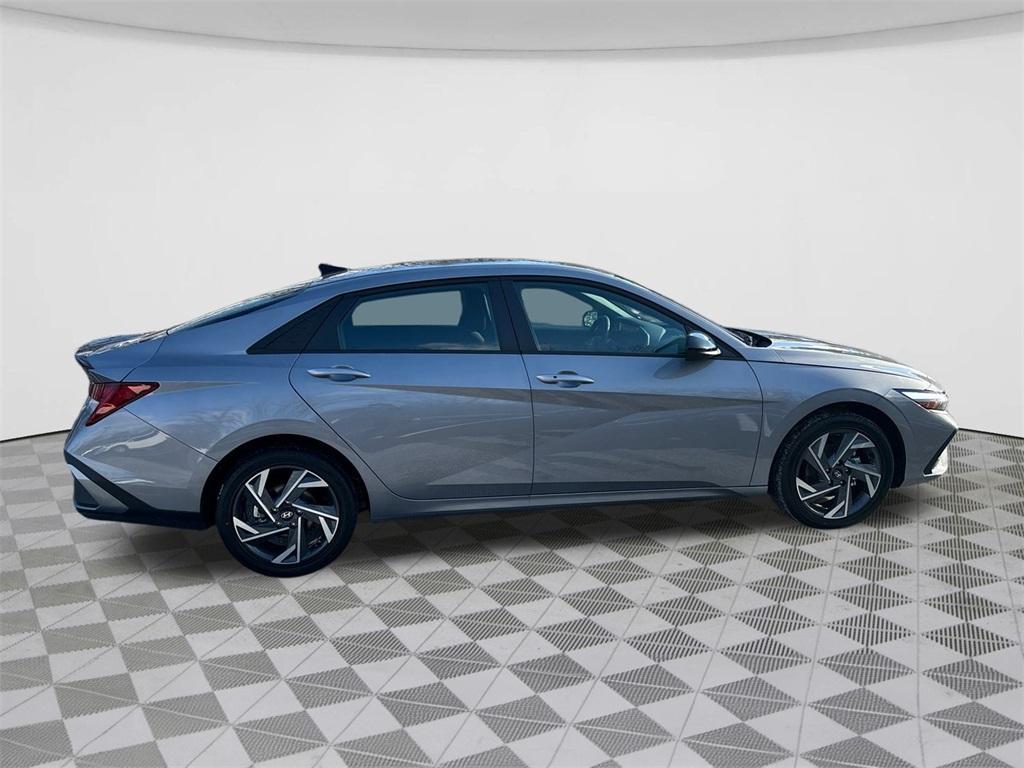 new 2025 Hyundai Elantra HEV car, priced at $28,760