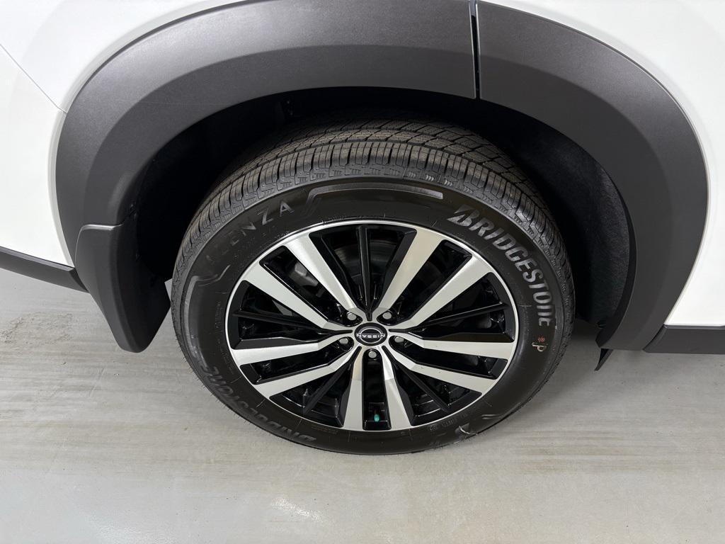 new 2025 Nissan Pathfinder car, priced at $42,111