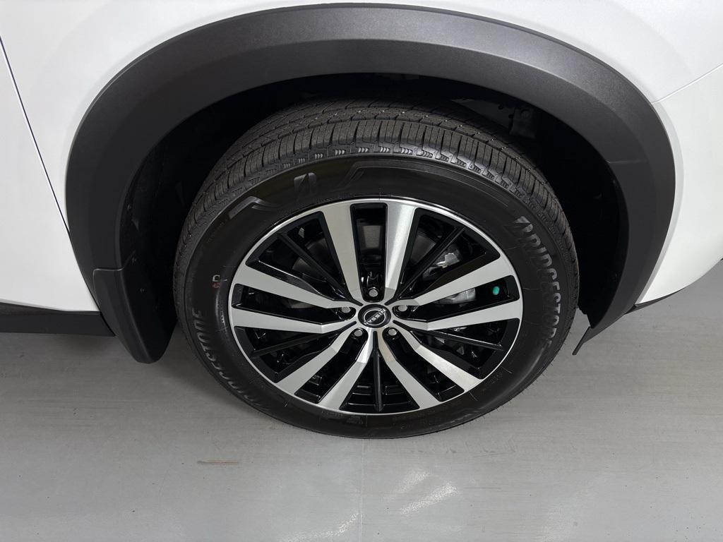 new 2025 Nissan Pathfinder car, priced at $42,111