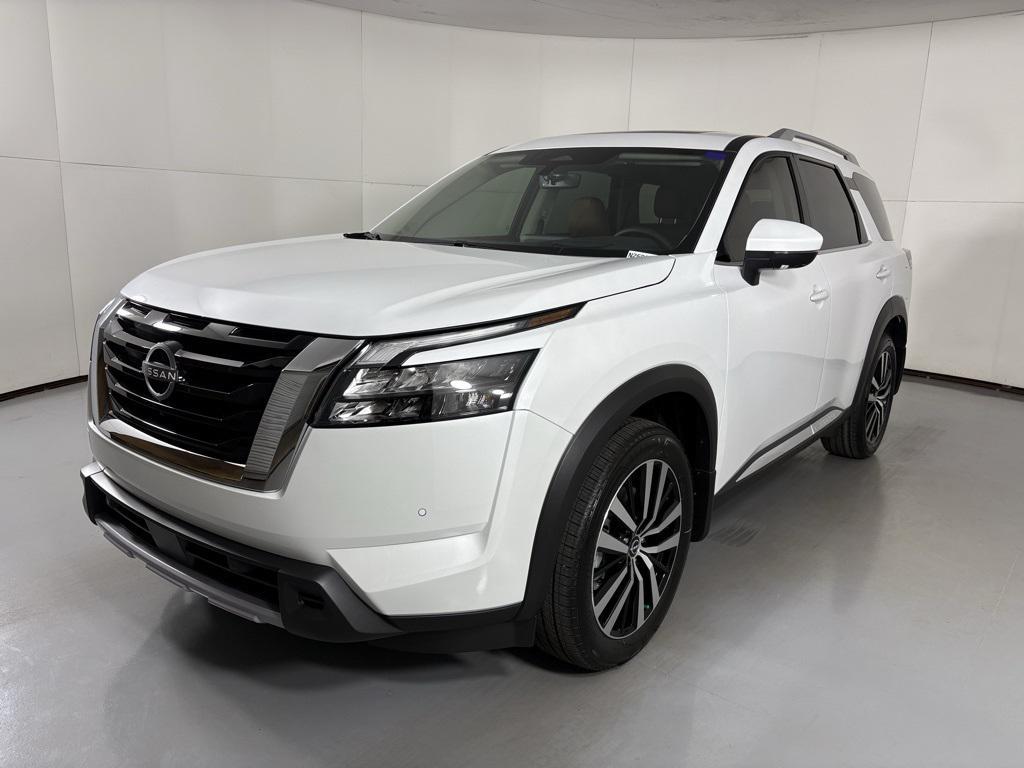 new 2025 Nissan Pathfinder car, priced at $42,111