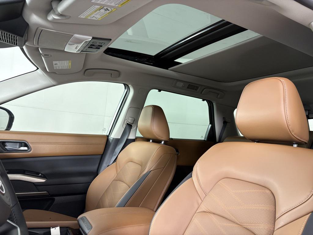 new 2025 Nissan Pathfinder car, priced at $42,111