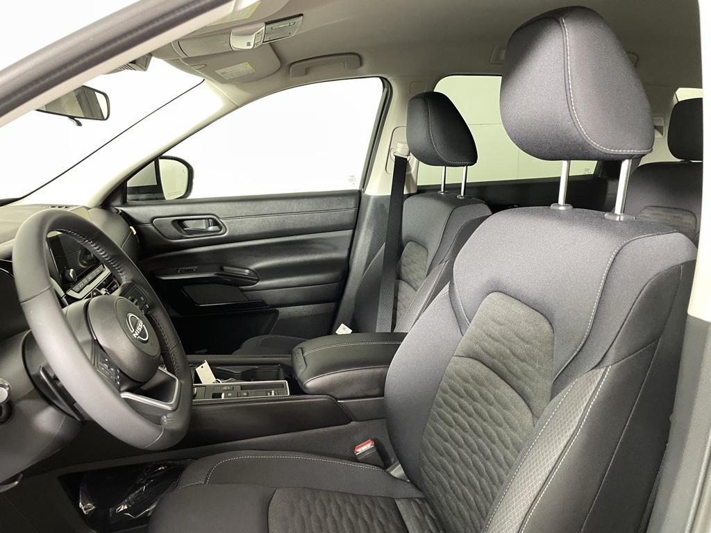 new 2025 Nissan Pathfinder car, priced at $33,884