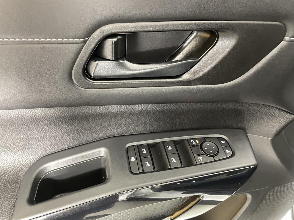 new 2025 Nissan Pathfinder car, priced at $33,884