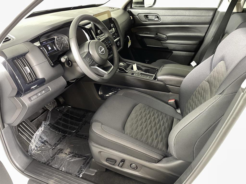 new 2025 Nissan Pathfinder car, priced at $33,884