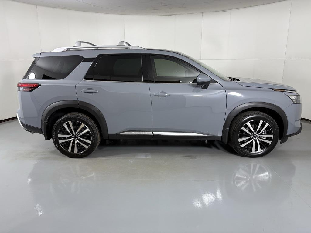 new 2025 Nissan Pathfinder car, priced at $42,485