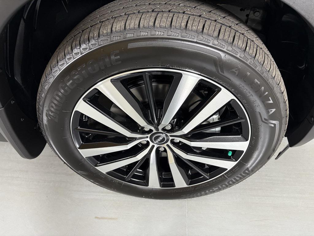 new 2025 Nissan Pathfinder car, priced at $42,485