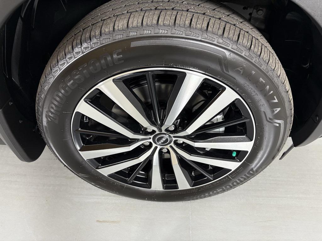 new 2025 Nissan Pathfinder car, priced at $42,485