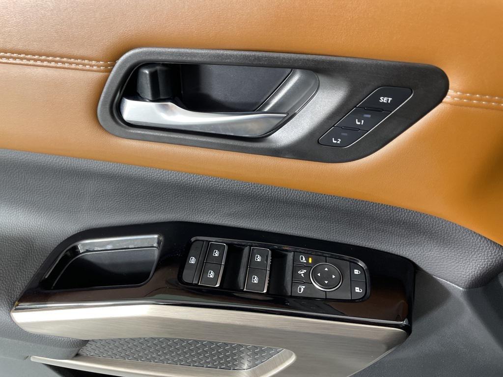 new 2025 Nissan Pathfinder car, priced at $42,793