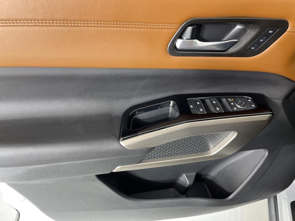 new 2025 Nissan Pathfinder car, priced at $42,793