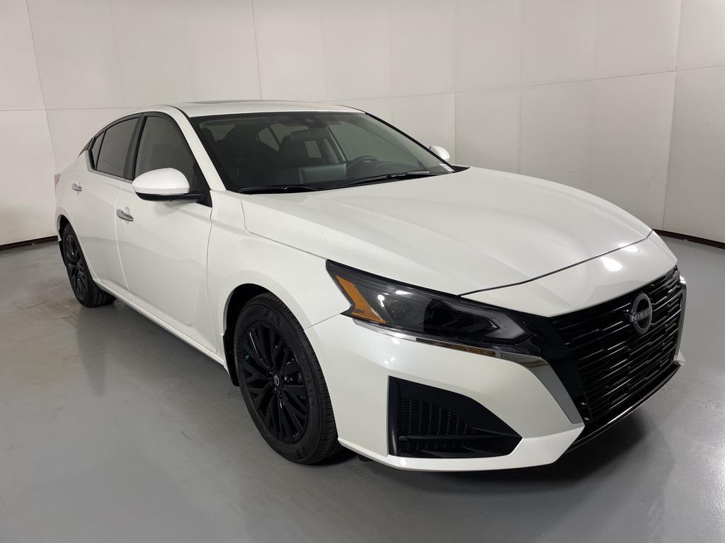 new 2025 Nissan Altima car, priced at $27,018