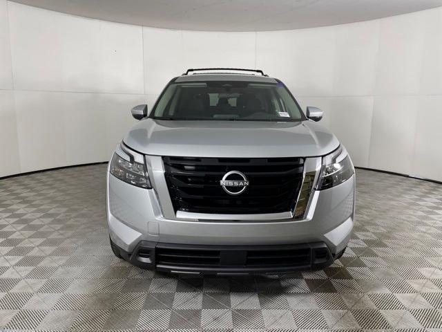 new 2024 Nissan Pathfinder car, priced at $38,185