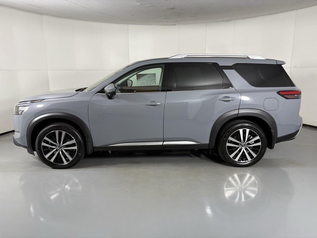 new 2025 Nissan Pathfinder car, priced at $43,338