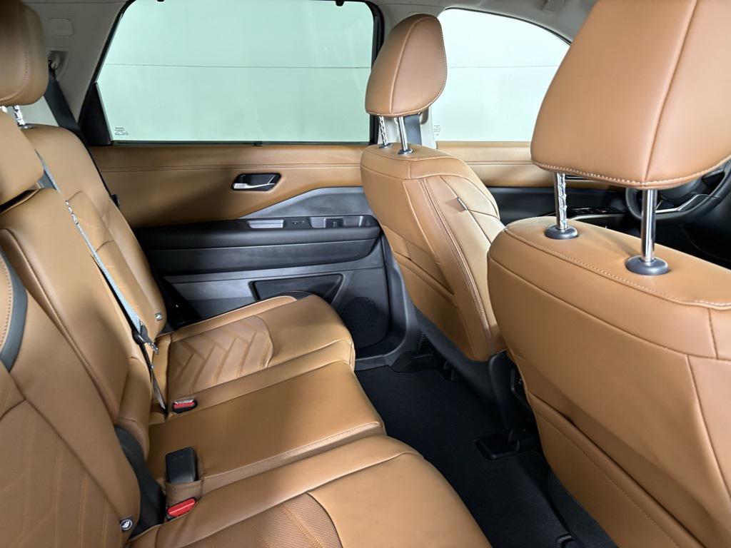 new 2025 Nissan Pathfinder car, priced at $43,338