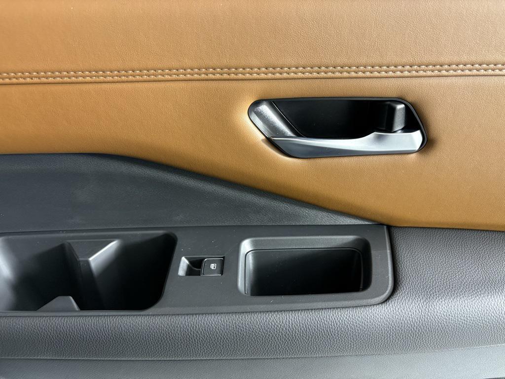 new 2025 Nissan Pathfinder car, priced at $43,338