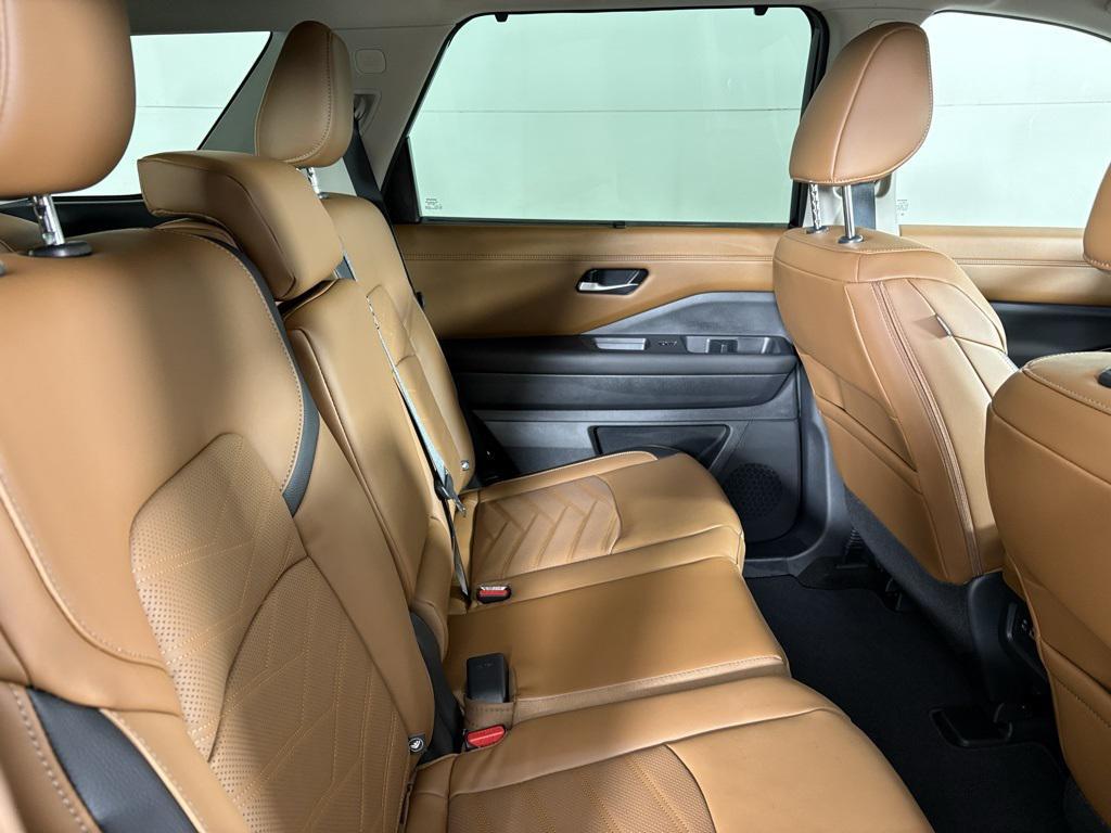 new 2025 Nissan Pathfinder car, priced at $43,338