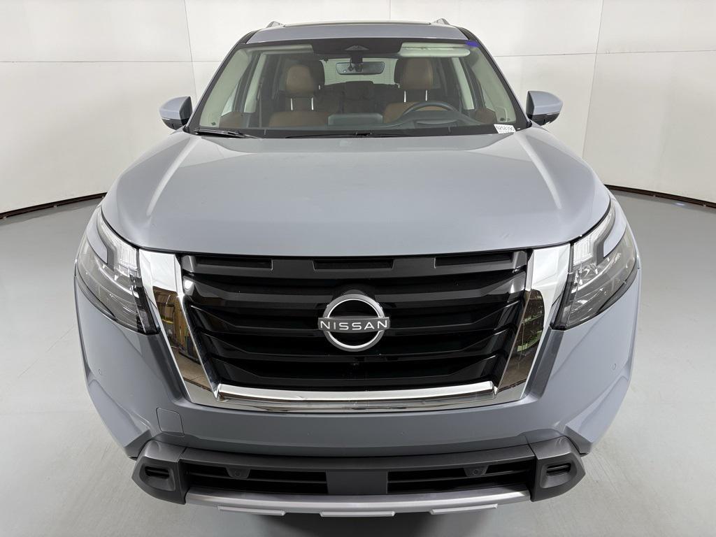 new 2025 Nissan Pathfinder car, priced at $43,338