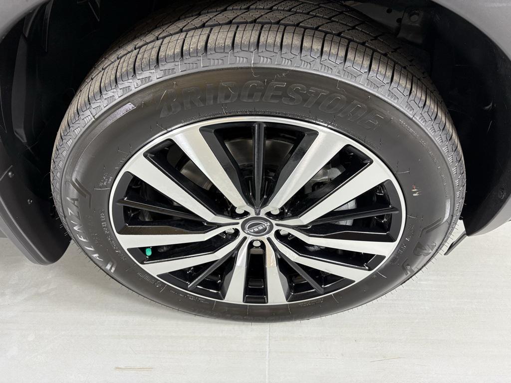 new 2025 Nissan Pathfinder car, priced at $43,338