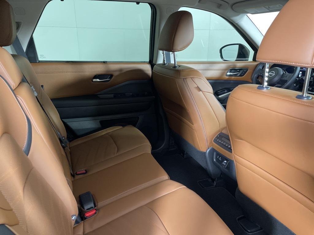 new 2025 Nissan Pathfinder car, priced at $41,200