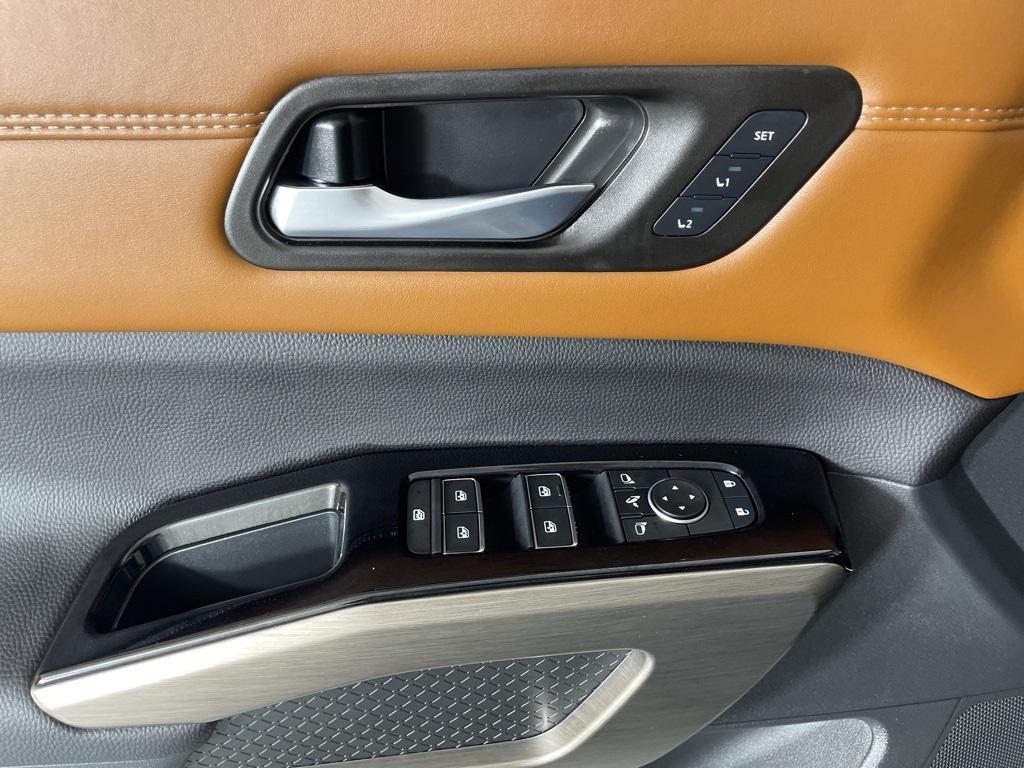 new 2025 Nissan Pathfinder car, priced at $41,200