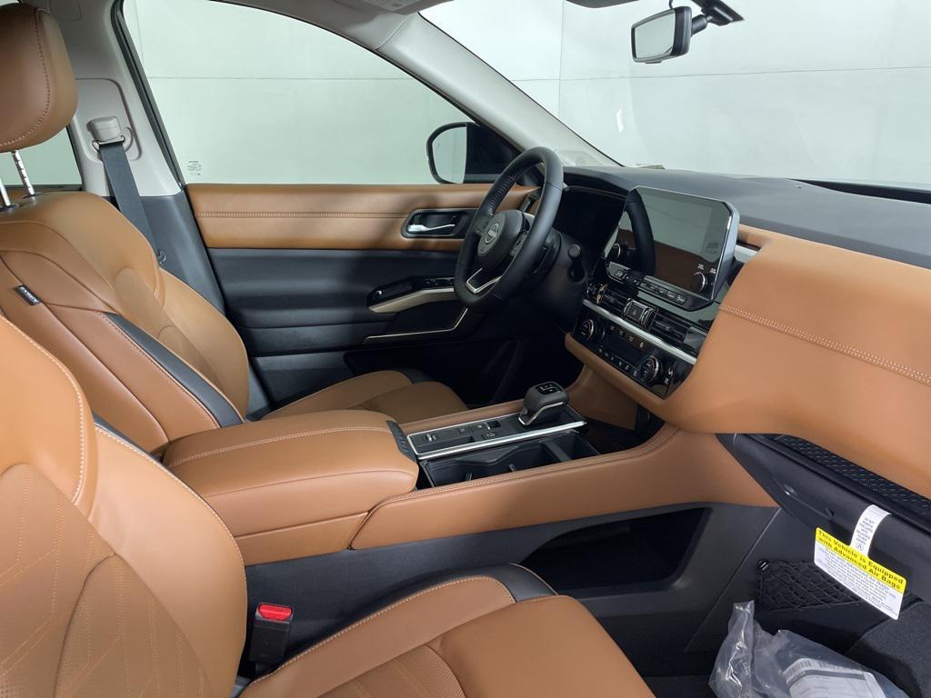 new 2025 Nissan Pathfinder car, priced at $41,200