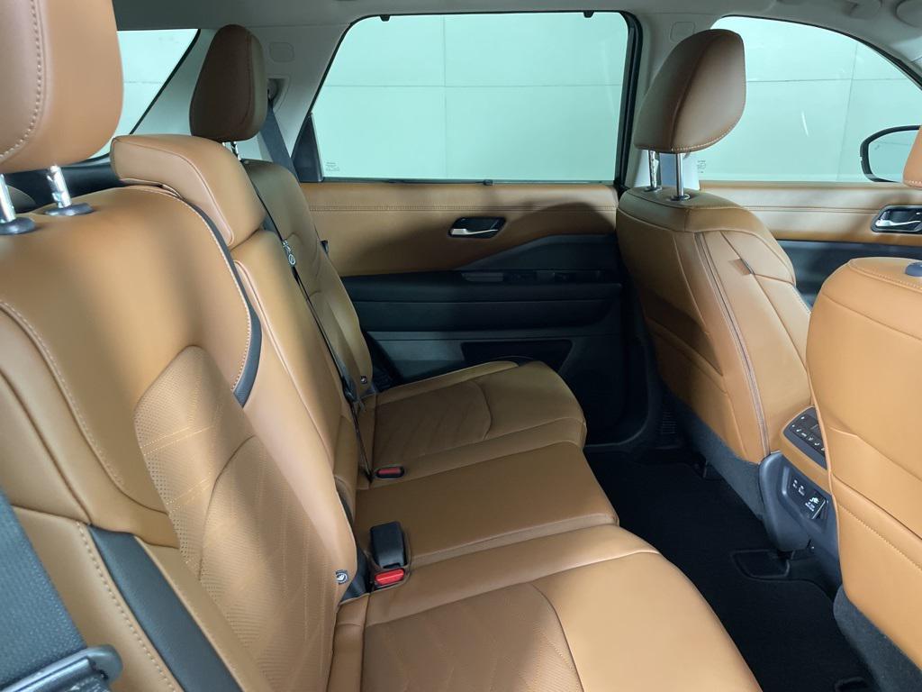 new 2025 Nissan Pathfinder car, priced at $41,200