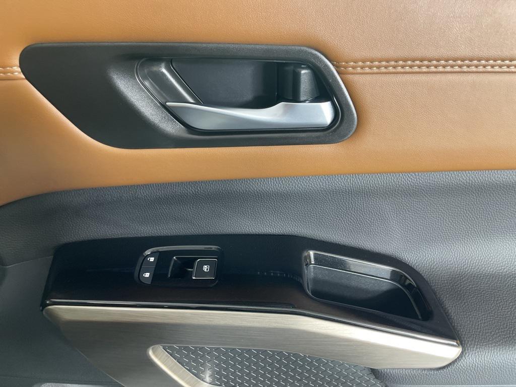 new 2025 Nissan Pathfinder car, priced at $41,200