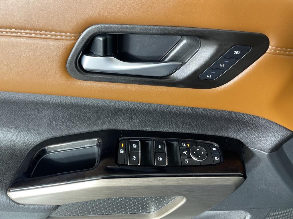 new 2025 Nissan Pathfinder car, priced at $42,554