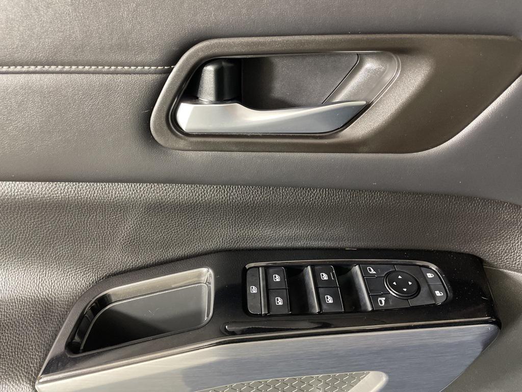 used 2022 Nissan Pathfinder car, priced at $25,000