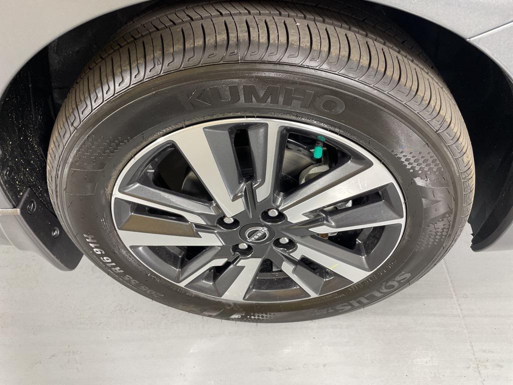 new 2025 Nissan Versa car, priced at $18,277