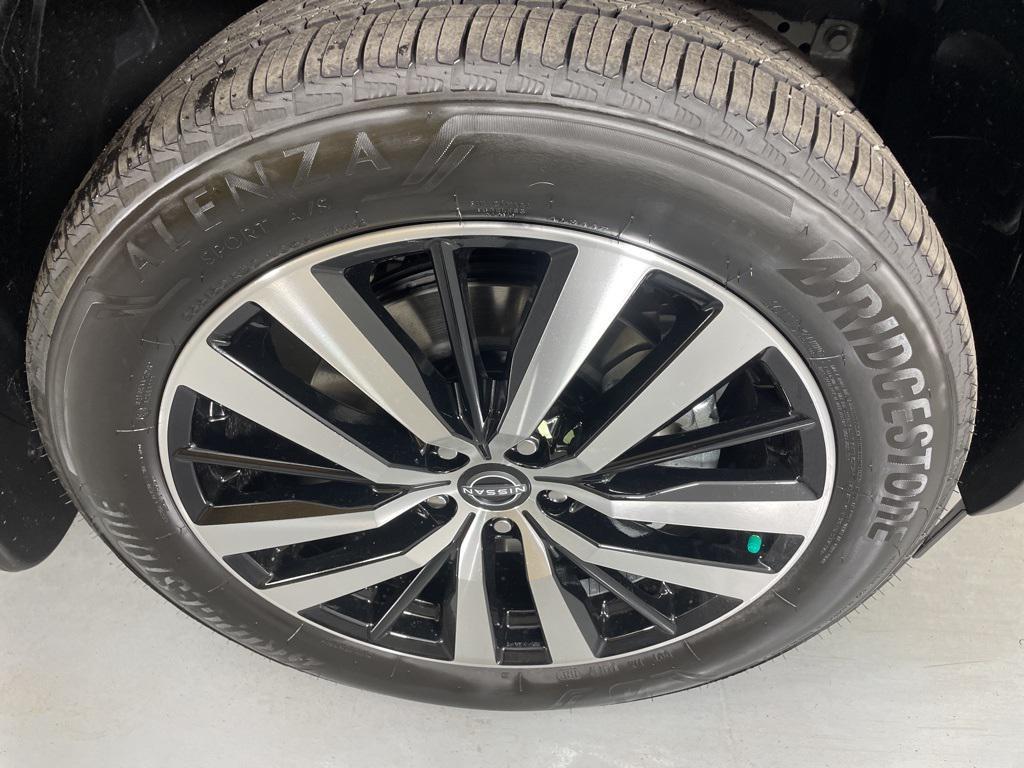 new 2025 Nissan Pathfinder car, priced at $42,485