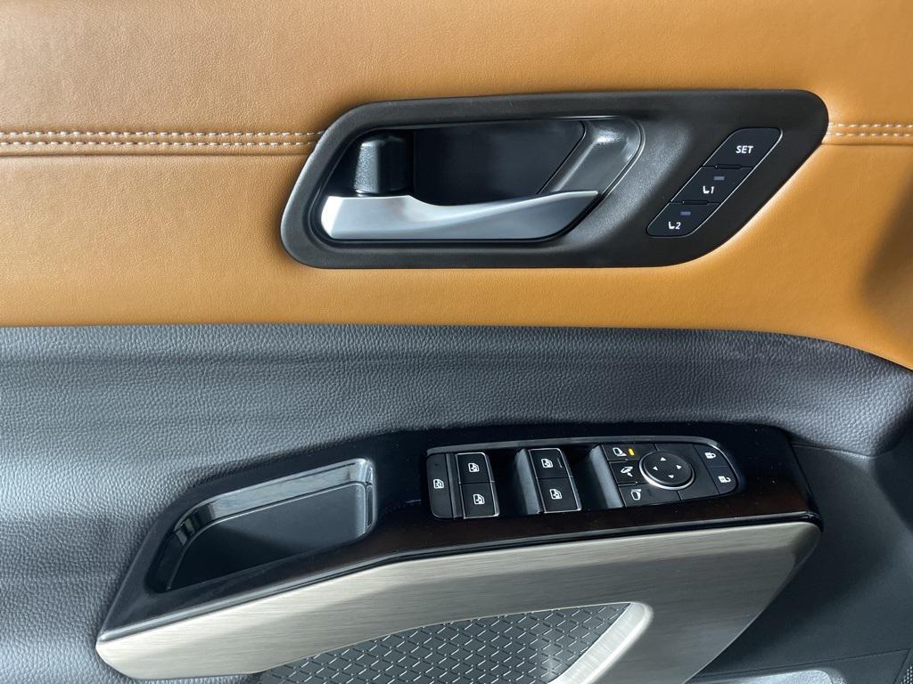 new 2025 Nissan Pathfinder car, priced at $42,485