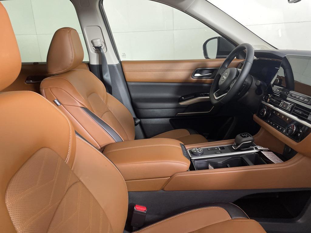 new 2025 Nissan Pathfinder car, priced at $42,485