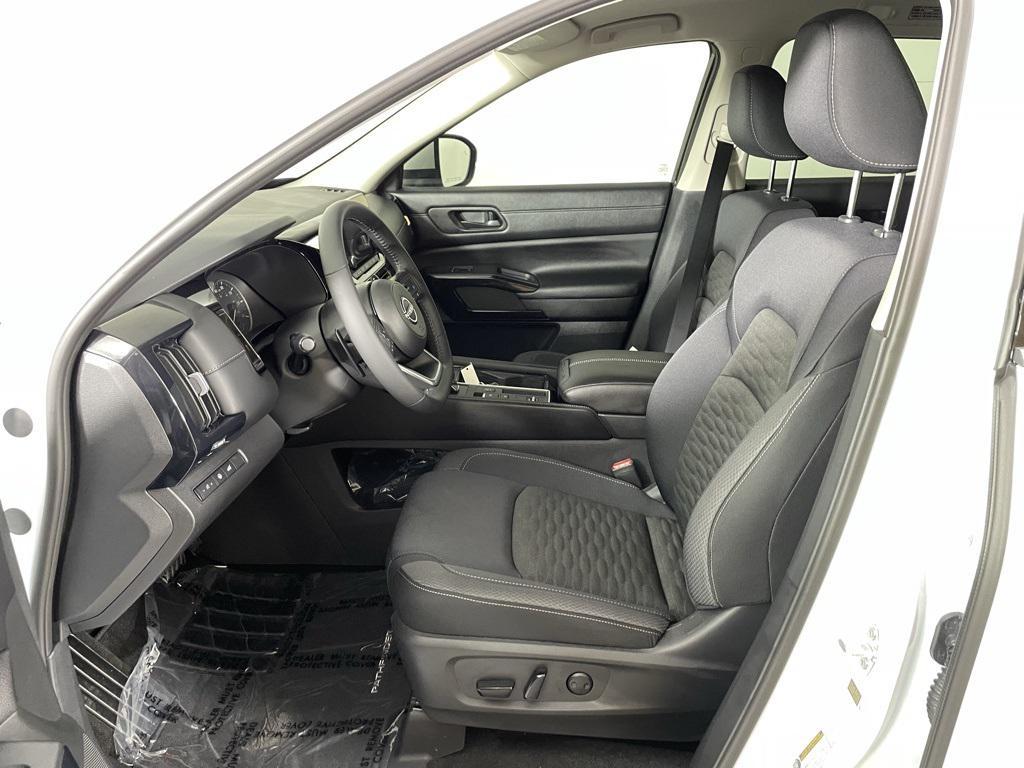 new 2025 Nissan Pathfinder car, priced at $33,884