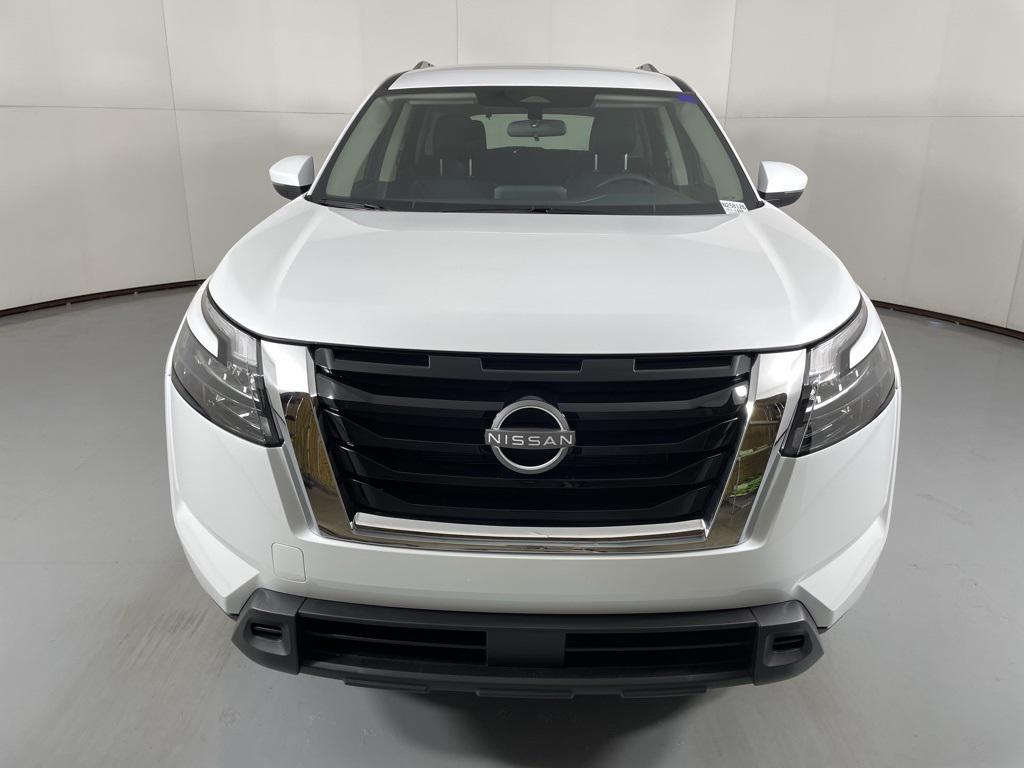 new 2025 Nissan Pathfinder car, priced at $33,884