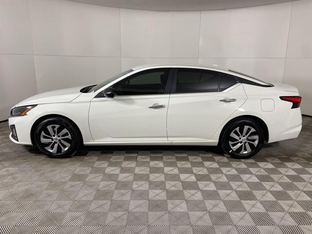 new 2025 Nissan Altima car, priced at $25,495