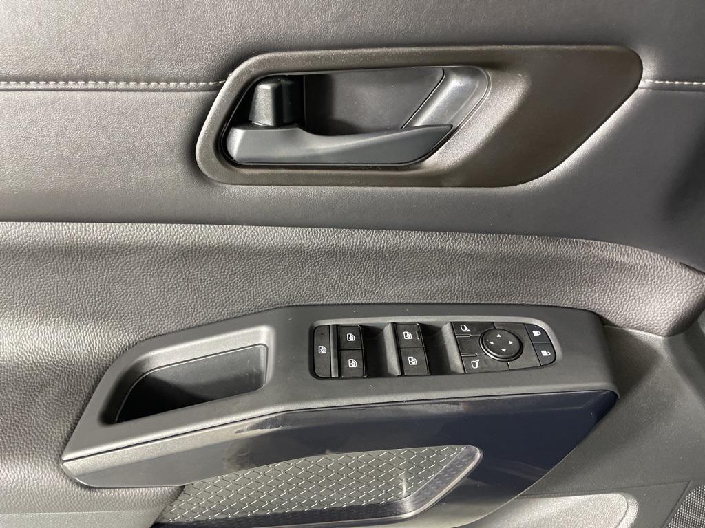 new 2025 Nissan Pathfinder car, priced at $33,469