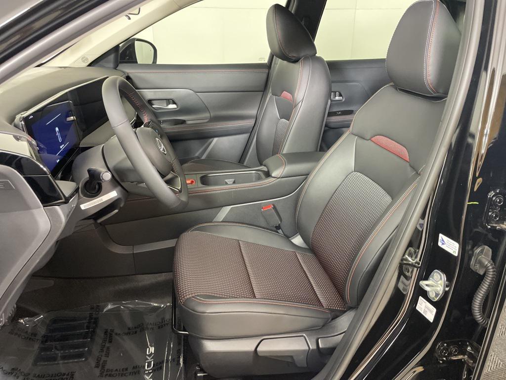 new 2025 Nissan Kicks car, priced at $23,467