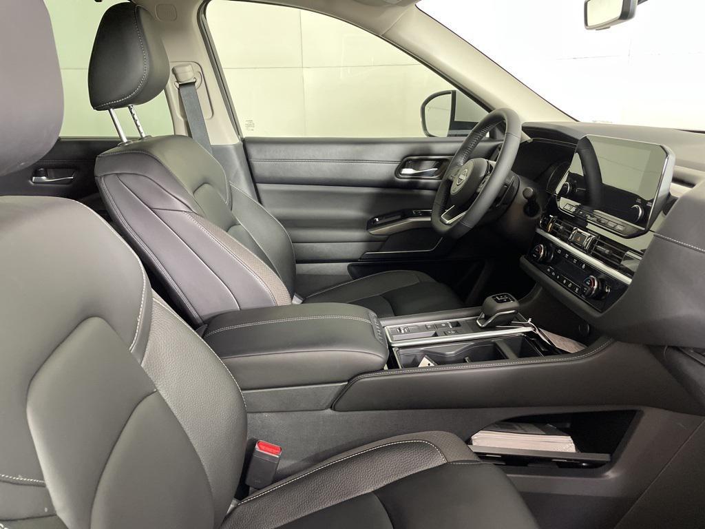 new 2025 Nissan Pathfinder car, priced at $34,943
