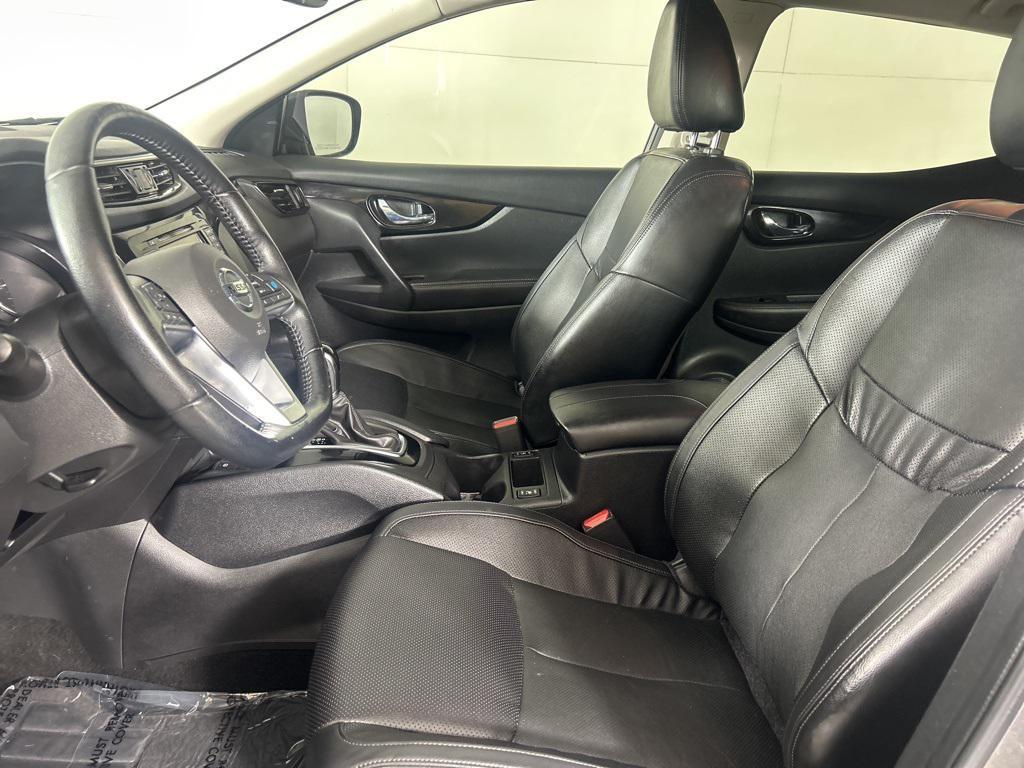 used 2022 Nissan Rogue Sport car, priced at $20,000