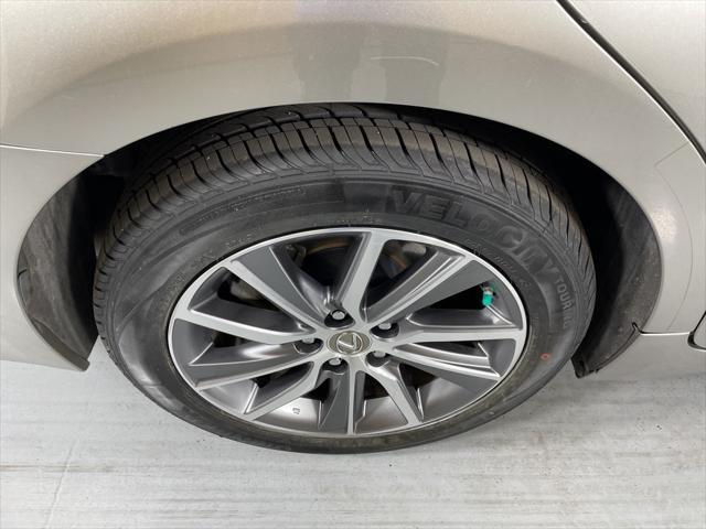 used 2018 Lexus ES 300h car, priced at $22,900