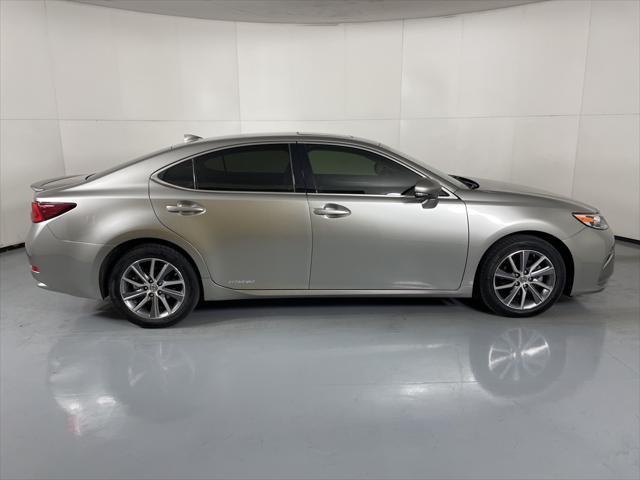 used 2018 Lexus ES 300h car, priced at $22,900