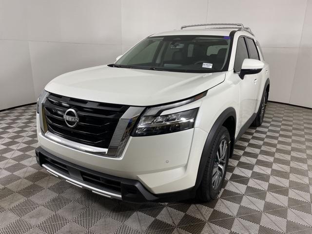 new 2024 Nissan Pathfinder car, priced at $41,325