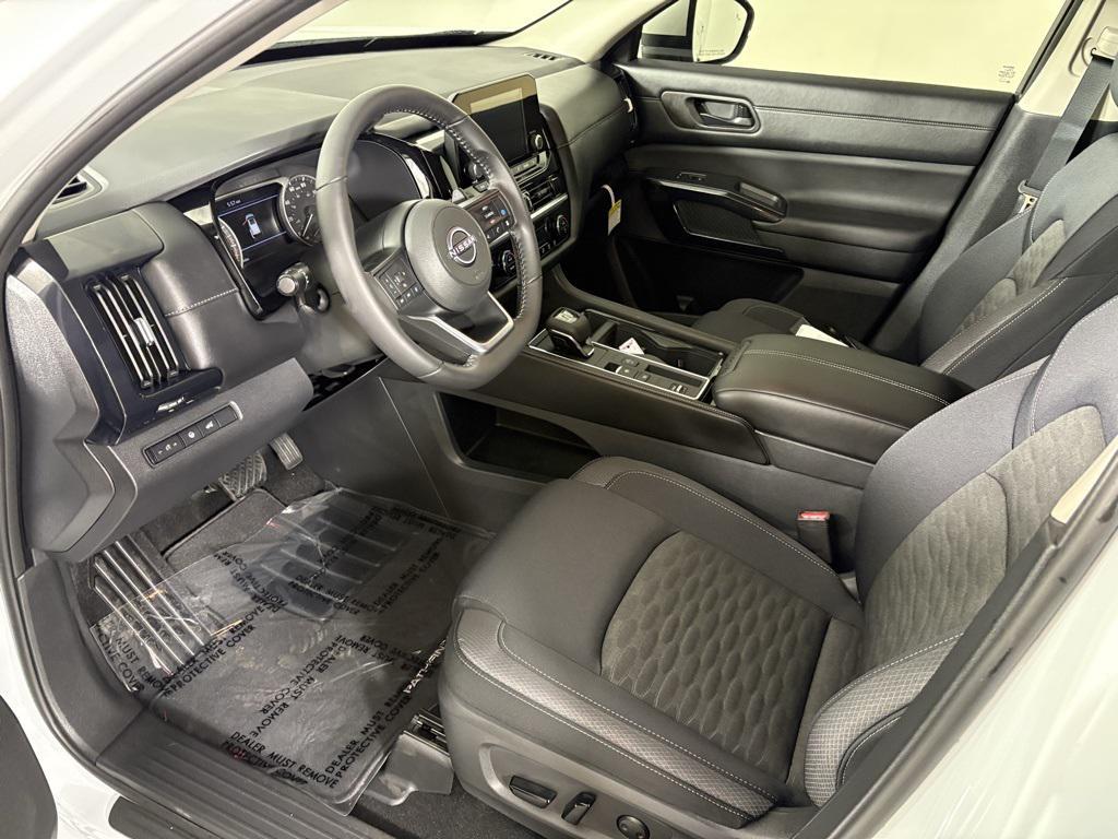 new 2025 Nissan Pathfinder car, priced at $34,014